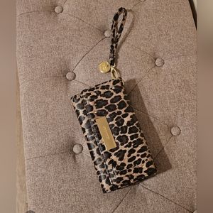 STEVE MADDEN CROSSBODY WRISTLET BAG